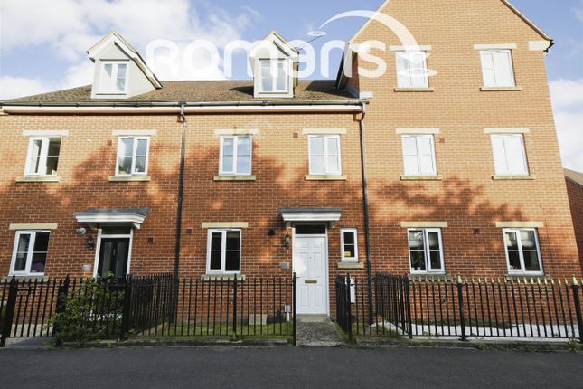 Mariner Road, Swindon photo 2