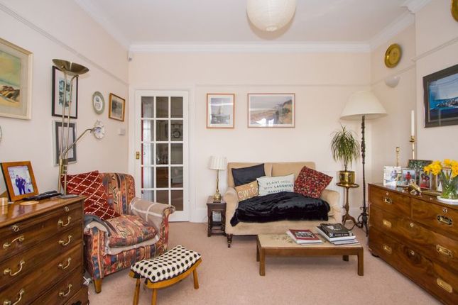 Tidesreach, 9, Clinton Road, Penarth photo 3