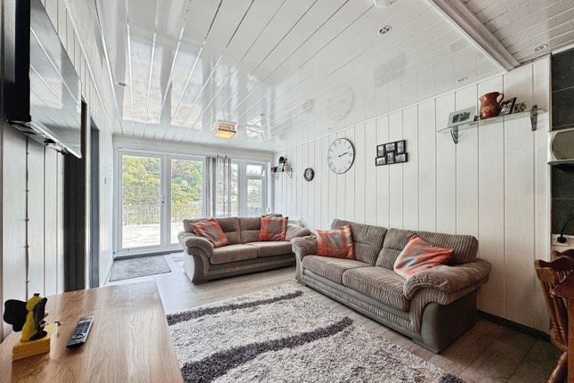 72 Hillside Villas,, Millendreath Holiday Village, Looe photo 2