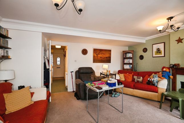 5, Brisleys Row, Rochester photo 4