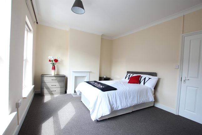 Room 2, 14, Whitworth Road, Northampton photo 5
