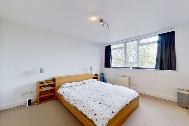 Flat to rent in Burton Lodge, 15 Portinscale Road, Putney