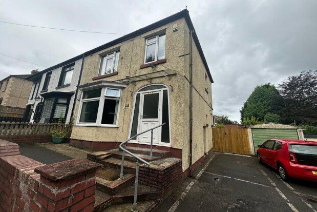 Thumbnail Semi-detached house to rent in Cockett Road, Abertawe