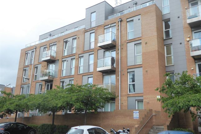 Thumbnail Flat to rent in Duke Court, Pontes Avenue, Hounslow