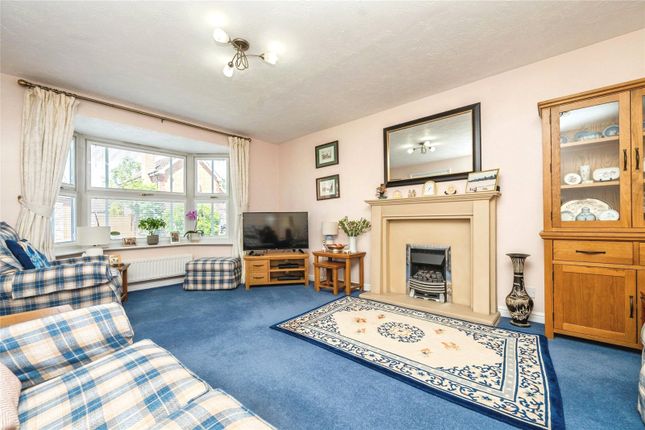 22, Rogers Way, Warwickshire photo 4