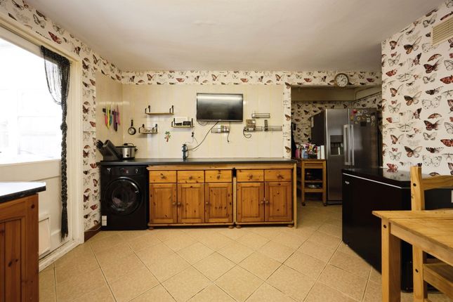199, The Hide, Milton Keynes photo 4