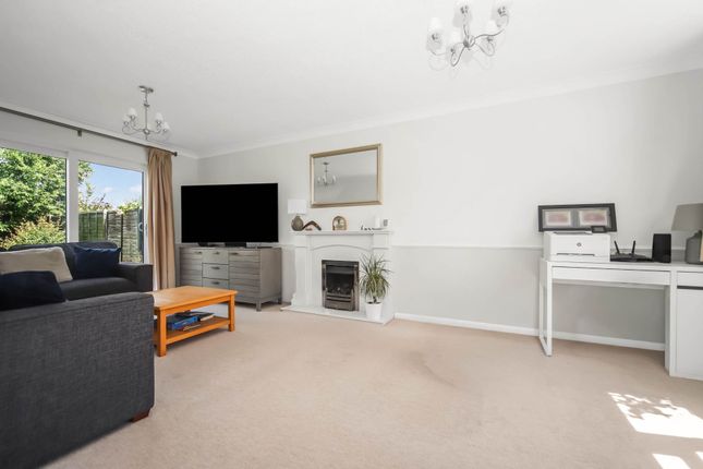 20, Bunyan Close, Tring photo 4