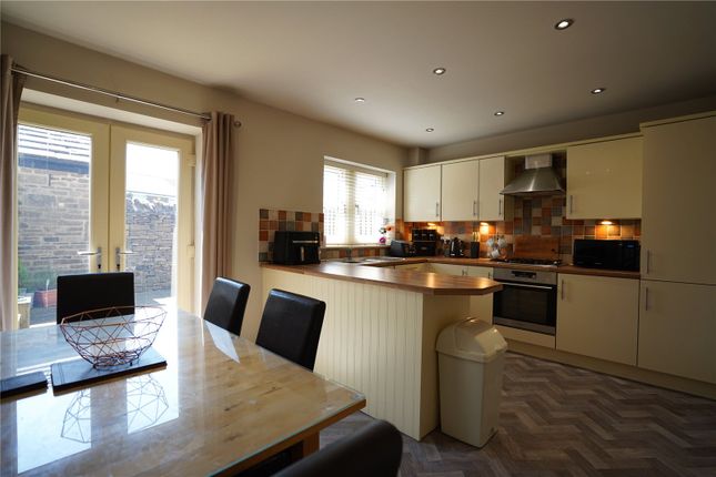 6, Weavers Court, Bradford photo 5