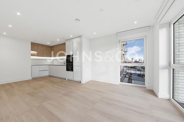Flat 1710 Bow View Apartments 2, Maple Mews, London photo 3