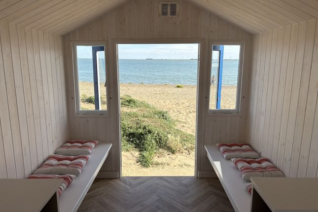 beach hut 277, Victoria Esplanade, West Mersea photo 5