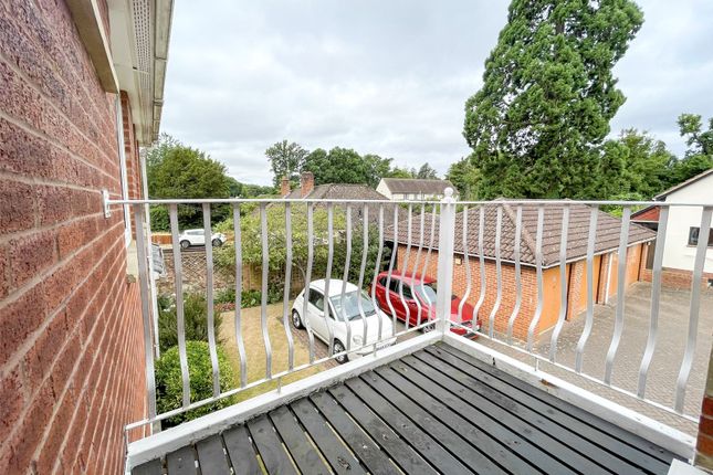 Flat for sale in Hartford Court, Hartley Wintney, Hampshire