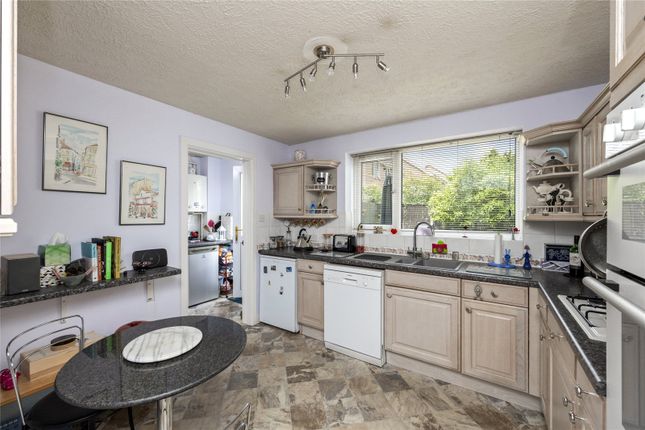 18, Baylis Crescent, West Sussex photo 4