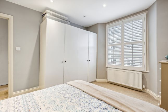Flat for sale in Broughton Road, Sands End