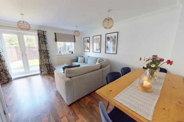 3, Beckside, Halifax photo 2
