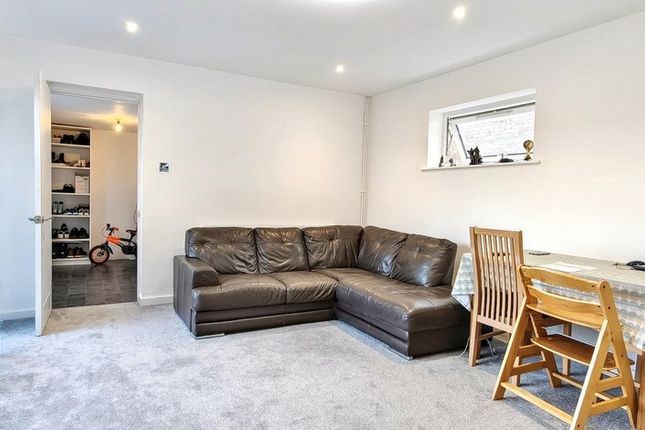 5, Glenda Close, Norwich photo 3