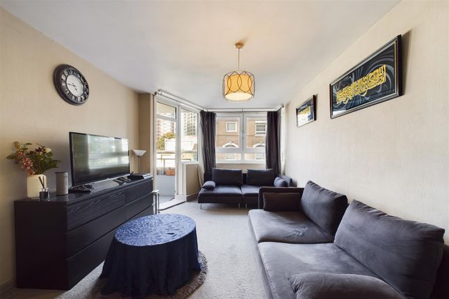 Flat for sale in Victoria Point, Victoria Road, London