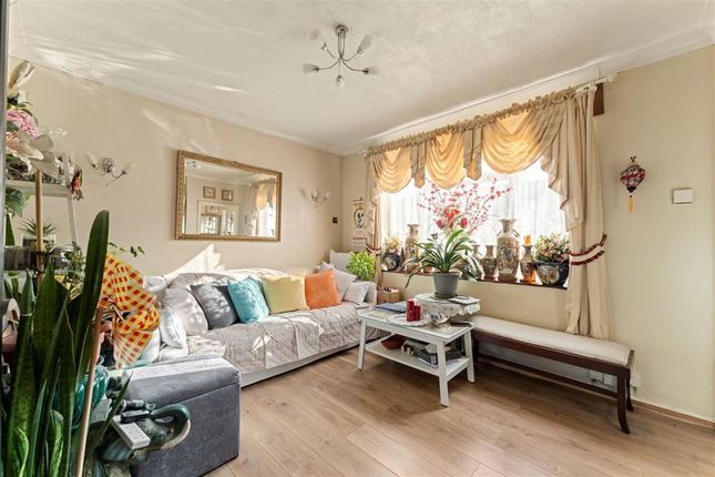 135, Dursley Road, London photo 2