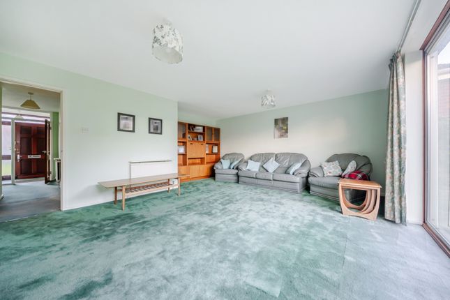 8, Chesterfield Drive, Kent photo 2
