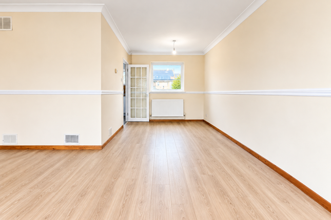 14, Champions Way, Hoddesdon photo 5