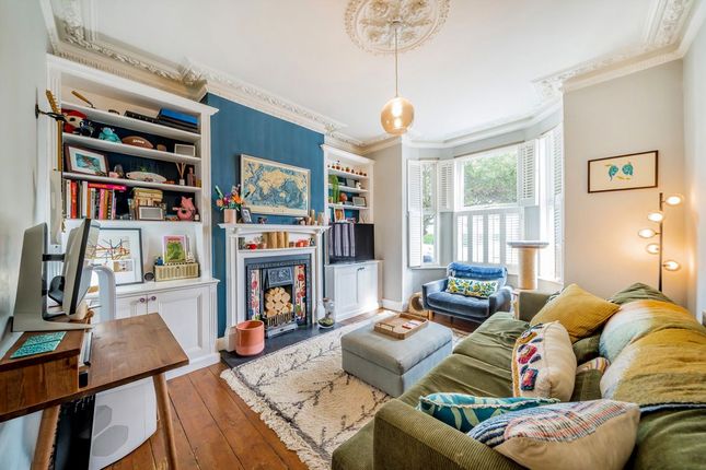 Ground Floor Flat, 188, Haydons Road, London photo 3
