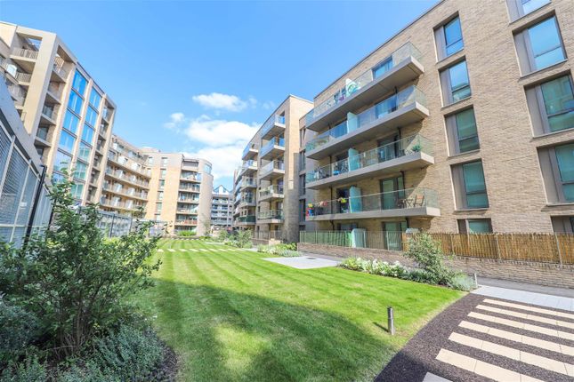 19, Yardley Court, West Drayton photo 4