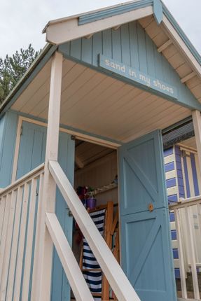 Sand in my Shoes, Beach Hut 33, The Beach, Wells-next-the-Sea photo 4