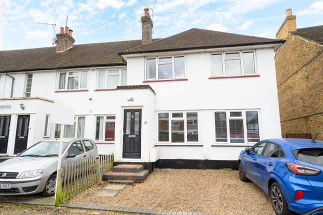 Thumbnail Maisonette to rent in Manor Road, Walton-On-Thames