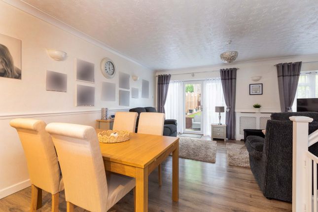32, Lambourne Drive, Maidenhead photo 4