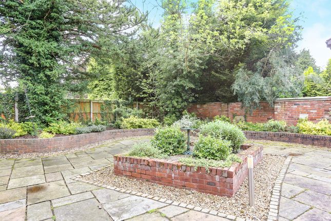 Town house for sale in Woodthorne Road, Tettenhall, Wolverhampton
