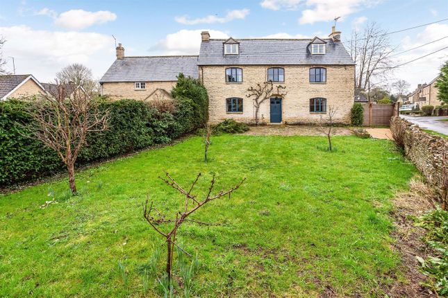 Country house for sale in East End, Fairford