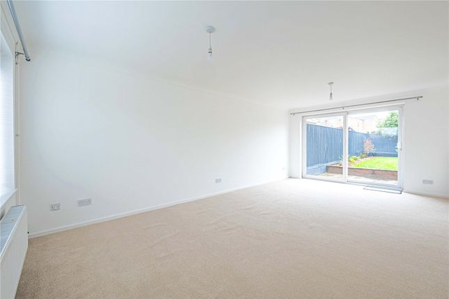 43, Vauxhall Road, Hemel Hempstead photo 2