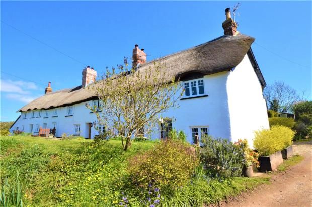 3 Bed End Terrace House For Sale In Castle Cottages Castle Lane
