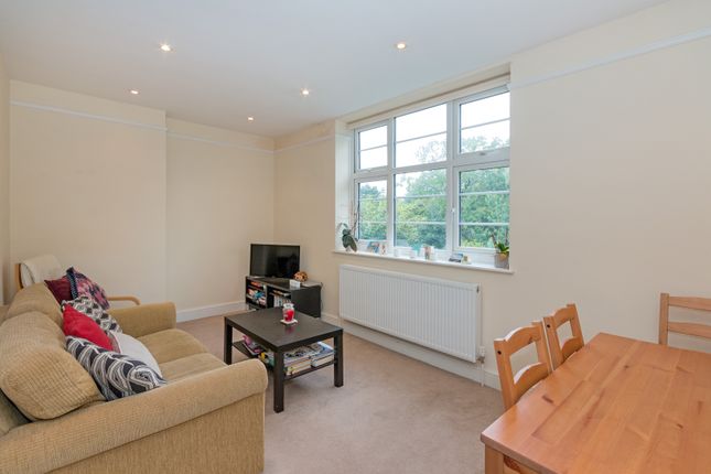 Flat 9, Spencer Court, 10, Spencer Park, London photo 3
