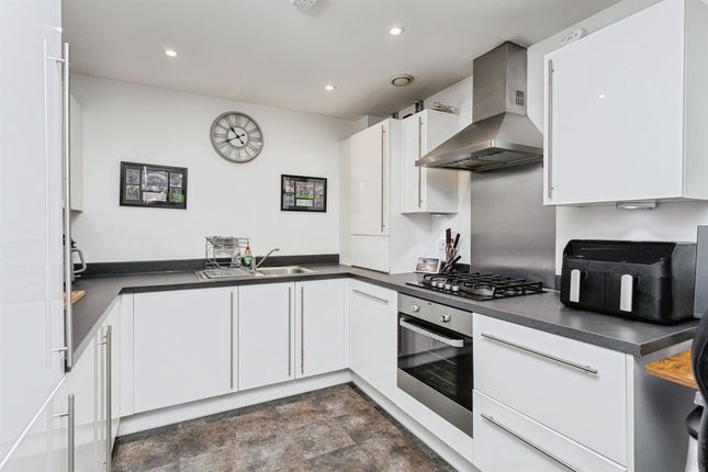3, Woodvale Lane, Haywards Heath photo 3