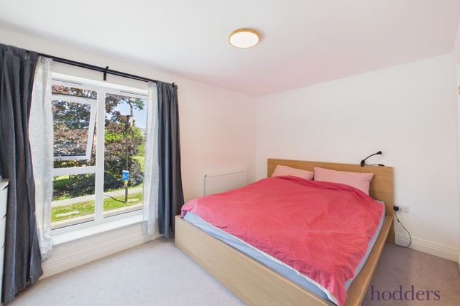 62, Botleys Road, Ottershaw photo 3