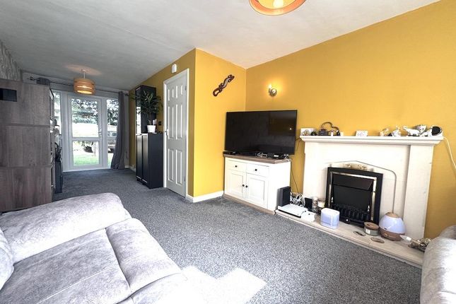 Flat 6, Tollgate Court, Woodhatch Road, Redhill photo 2