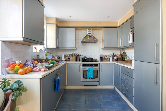 4, Clifden Mews, London photo 3
