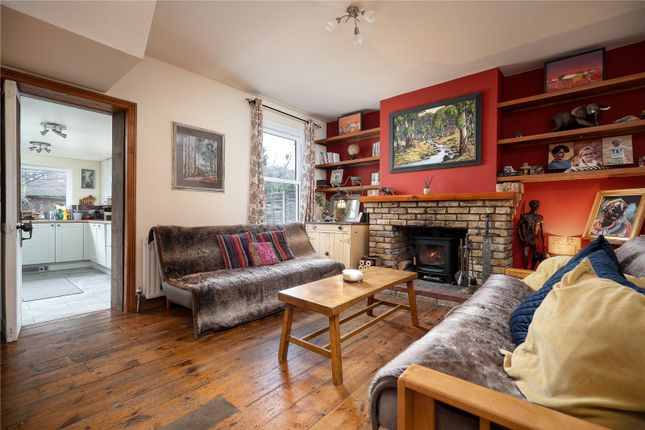 26, Colham Avenue, West Drayton photo 3