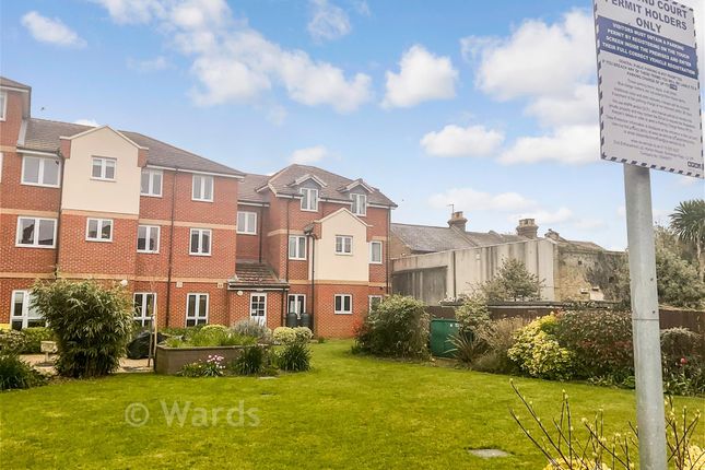 1-bed flat on Richmond Court, Richmond Street, Herne Bay, £120,000