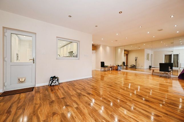 2, Stilton Close, Reading photo 4