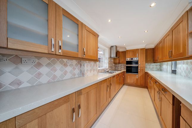81, New Park Road, Surrey photo 2
