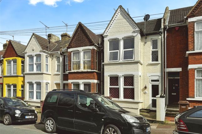 Thumbnail Terraced house to rent in College Avenue, Gillingham, Kent