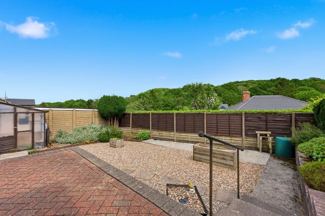 66 Windsor Drive, Chesterfield photo 4