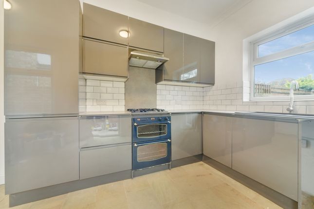 Property to rent in Wilton Road, Colliers Wood, London