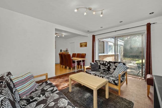 72, Manor Road North, Surrey photo 4