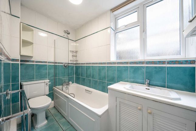 Flat for sale in Guilford Street, London