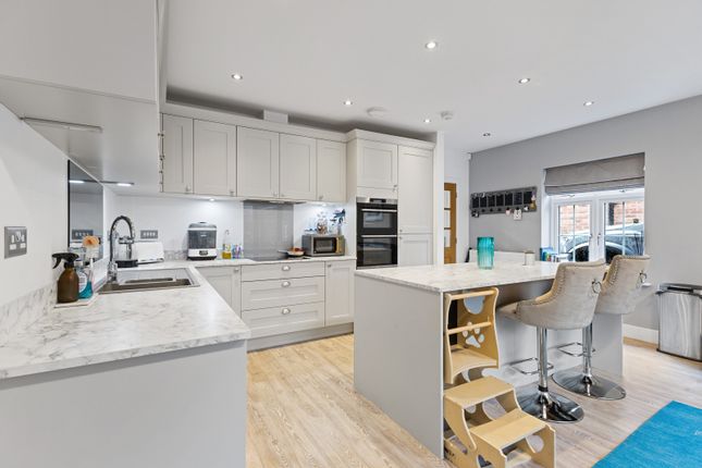 10 Westfield Rise, Wakefield photo 5