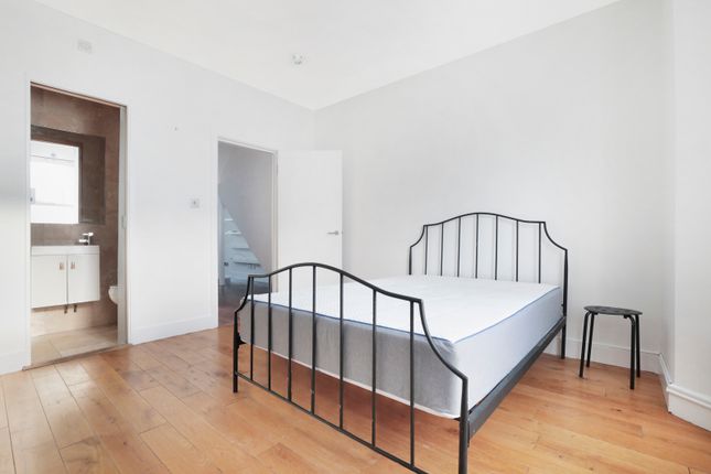 Flat to rent in Brook Drive, Elephant And Castle
