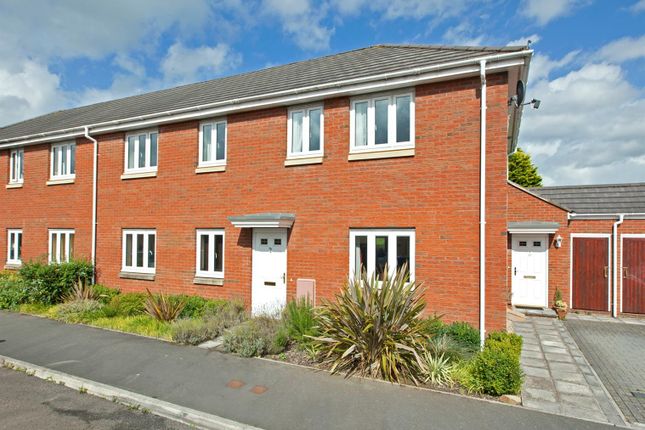 Flat to rent in Oakfields, Tiverton, Devon