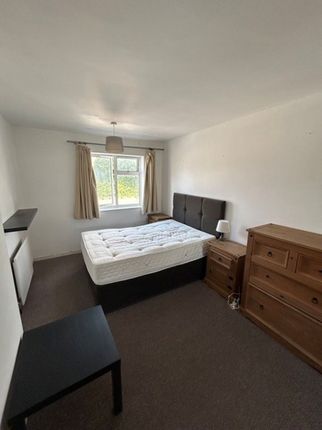 Flat 6, Heathfield Court Heathfield Road, London photo 3